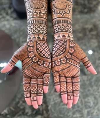 Mehndi Design is easy to customize