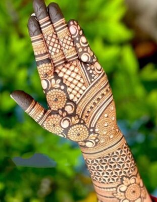 Mehndi Design is perfect for festivals