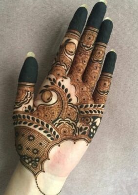 Mehndi Design is suitable for beginners