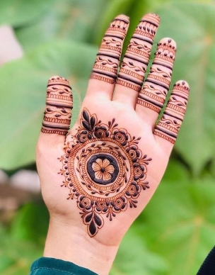 Mehndi Designs complete the festive appearance