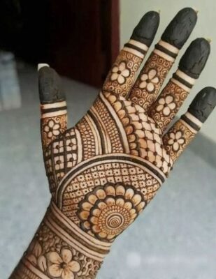 Modern Mehndi Design is loved by young girls