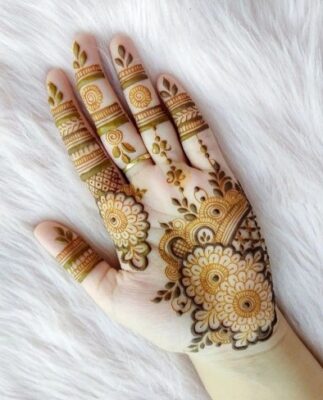 Royal Front Hand Mehndi Design looks detailed yet balanced
