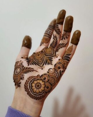 Royal Front Hand Mehndi Design shows fine artistic work