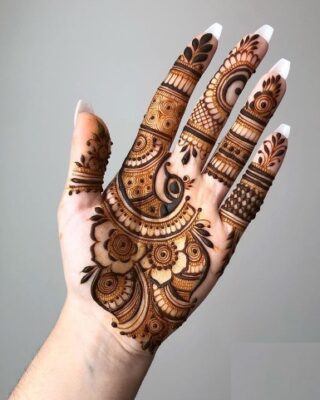 Simple Mehndi Design is ideal for beginners