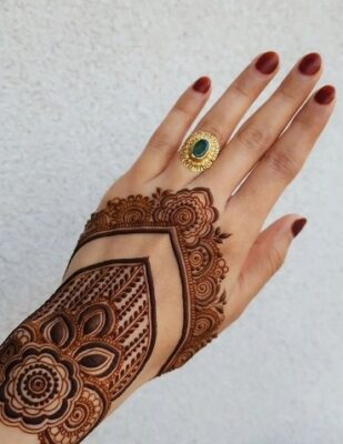Stylish Back Hand Mehndi Design is perfect for bridesmaids