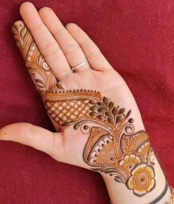 Traditional Mehndi Design never goes out of style