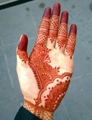 Very Simple Mehndi Design gives a fresh appearance