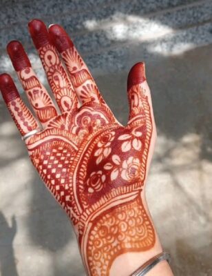 Very Simple Mehndi Design is easy to apply at home