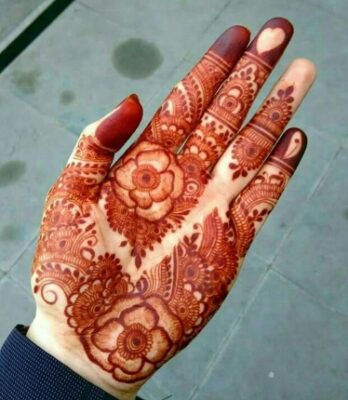 Very Simple Mehndi Design is perfect for beginners
