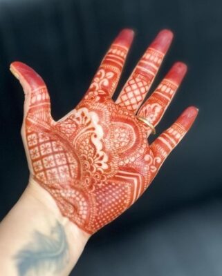 Very Simple Mehndi Design looks attractive without heavy patterns