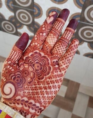 Very Simple Mehndi Design takes very little time