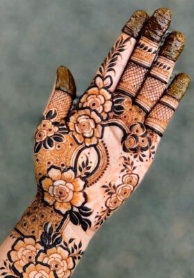 Aesthetic Mehndi Design is ideal for minimal lovers