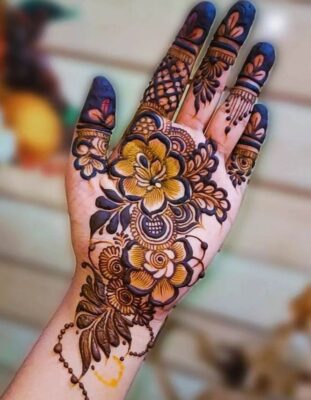 Aesthetic Mehndi Design is perfect for modern girls
