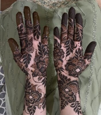 Aesthetic Mehndi Design looks soft and visually pleasing
