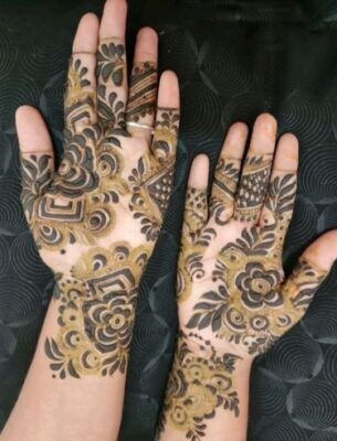 Aesthetic Mehndi Design suits both casual and festive events