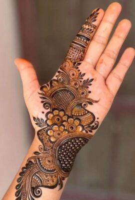 Arabic Mehndi Design is easy to apply compared to heavy designs