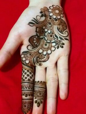 Arabic Mehndi Design is ideal for front and back hands