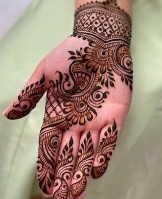 Arabic Mehndi Design is loved for its artistic touch