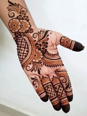 Arabic Mehndi Design is simple but very impressive