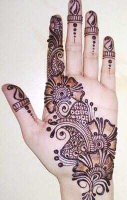 Easy Mehndi Design Front Hand gives a clean and classy finish