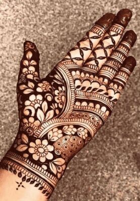 Easy Mehndi Design Front Hand is simple but impressive