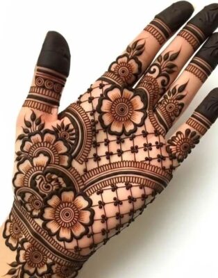 Easy Mehndi Design Front Hand never goes out of trend