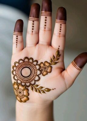 Front Hand Mehndi Design looks beautiful with dark henna color