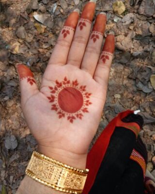 Front Hand Simple Mehndi Design is perfect for beginners