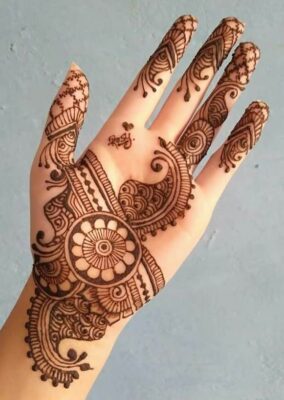 Instagram Stylish Royal Front Hand Mehndi Design creates a majestic appearance