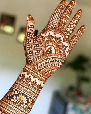 Instagram Stylish Royal Front Hand Mehndi Design gives a bold and attractive look