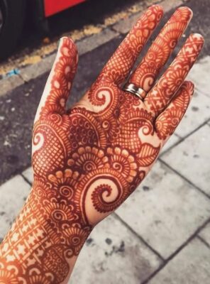 Instagram Stylish Royal Front Hand Mehndi Design is admired for its detailed work