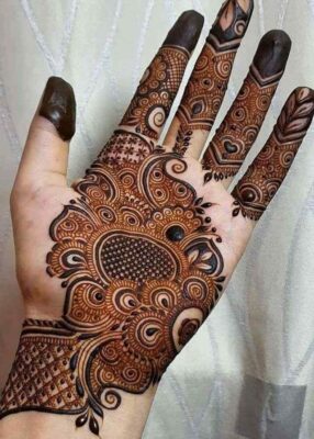 Instagram Stylish Royal Front Hand Mehndi Design looks perfect in close-up shots