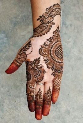 Instagram Stylish Royal Front Hand Mehndi Design makes hands look graceful and royal