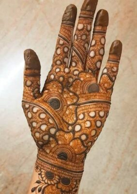 Instagram Stylish Royal Front Hand Mehndi Design never goes out of fashion