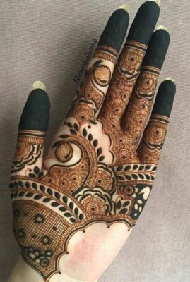 Mehandi Design makes hands look graceful and attractive