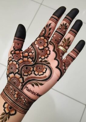 Mehndi Design Easy looks attractive without heavy work