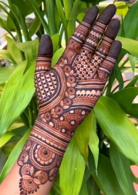 Mehndi Design Photo is popular on social media platforms