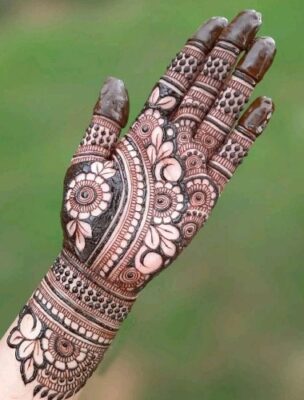 Mehndi Design Photo is shared widely online