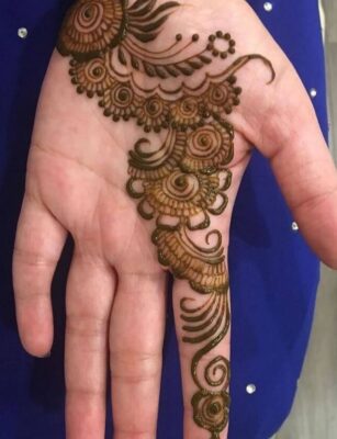 Mehndi Design Simple enhances the natural beauty of hands