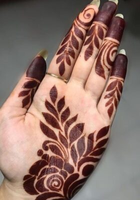 Mehndi Design Simple is perfect for college girls