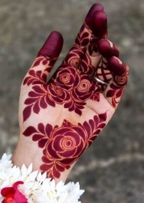 Mehndi Design Simple is simple but impressive