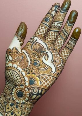 Mehndi Design Simple never goes out of trend