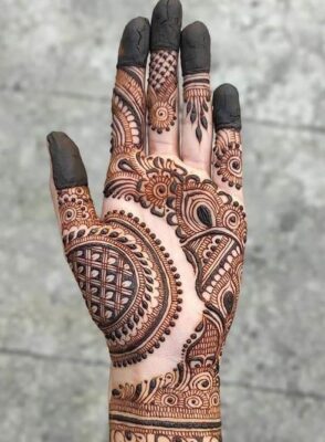 Mehndi Design enhances the overall traditional look