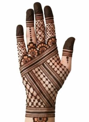 Mehndi Design is simple yet very impressive