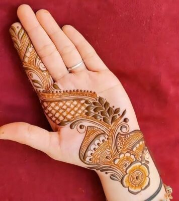 Mehndi Design looks stunning during weddings