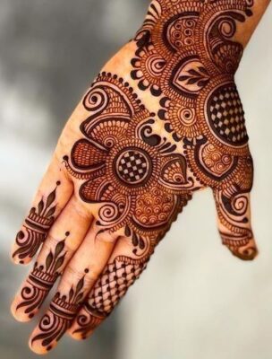 New Mehndi Design adds a creative and artistic touch
