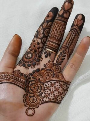 New Mehndi Design gives a neat and classy finish