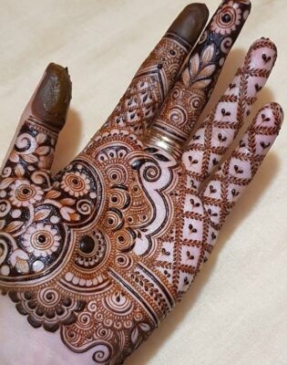 New Mehndi Design is simple yet very attractive