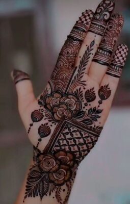 New Mehndi Design is suitable for both hands and feet