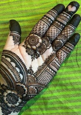 New Mehndi Design never goes out of trend